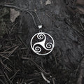 Triskele in Circle