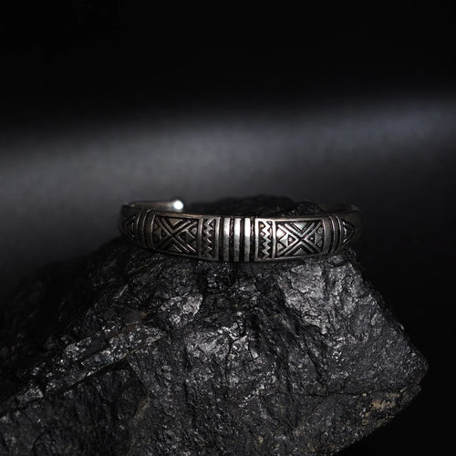 Arched Bracelet with Decoration